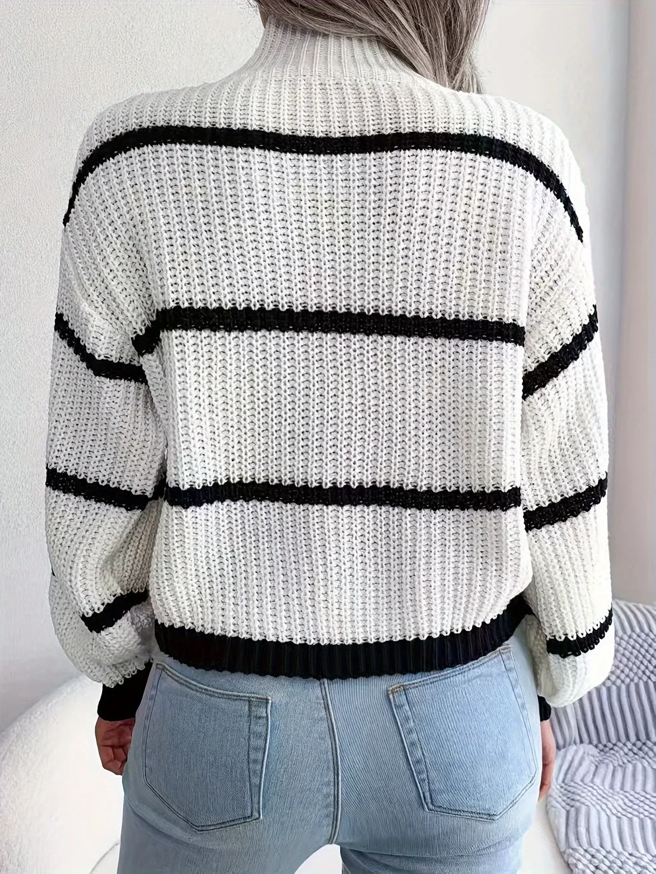Damen Rollkragenpullover – Weiß Gestreift mit Rippdetails, Klassischer Strick-74366-09b52ddc-0b98-471c-8bef-e302569592f7