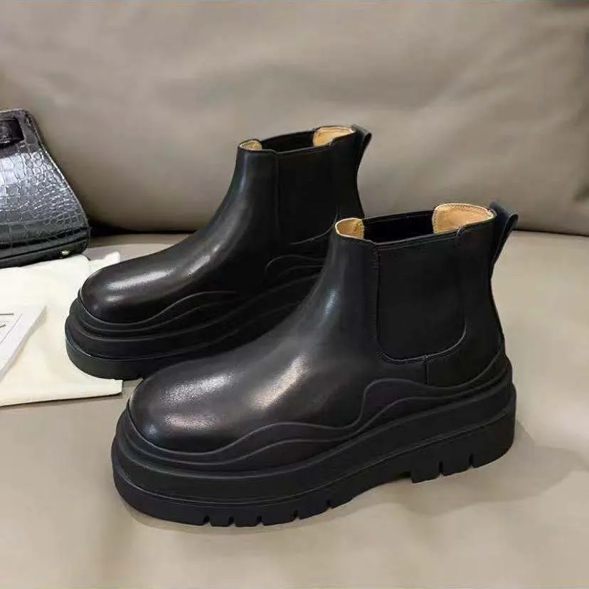 Women Platform Chelsea Boots 2022 New Mid-tube Boots Thick-soled Martin Boot Female Thigh High Boots Flat Wedges Winter Shoes