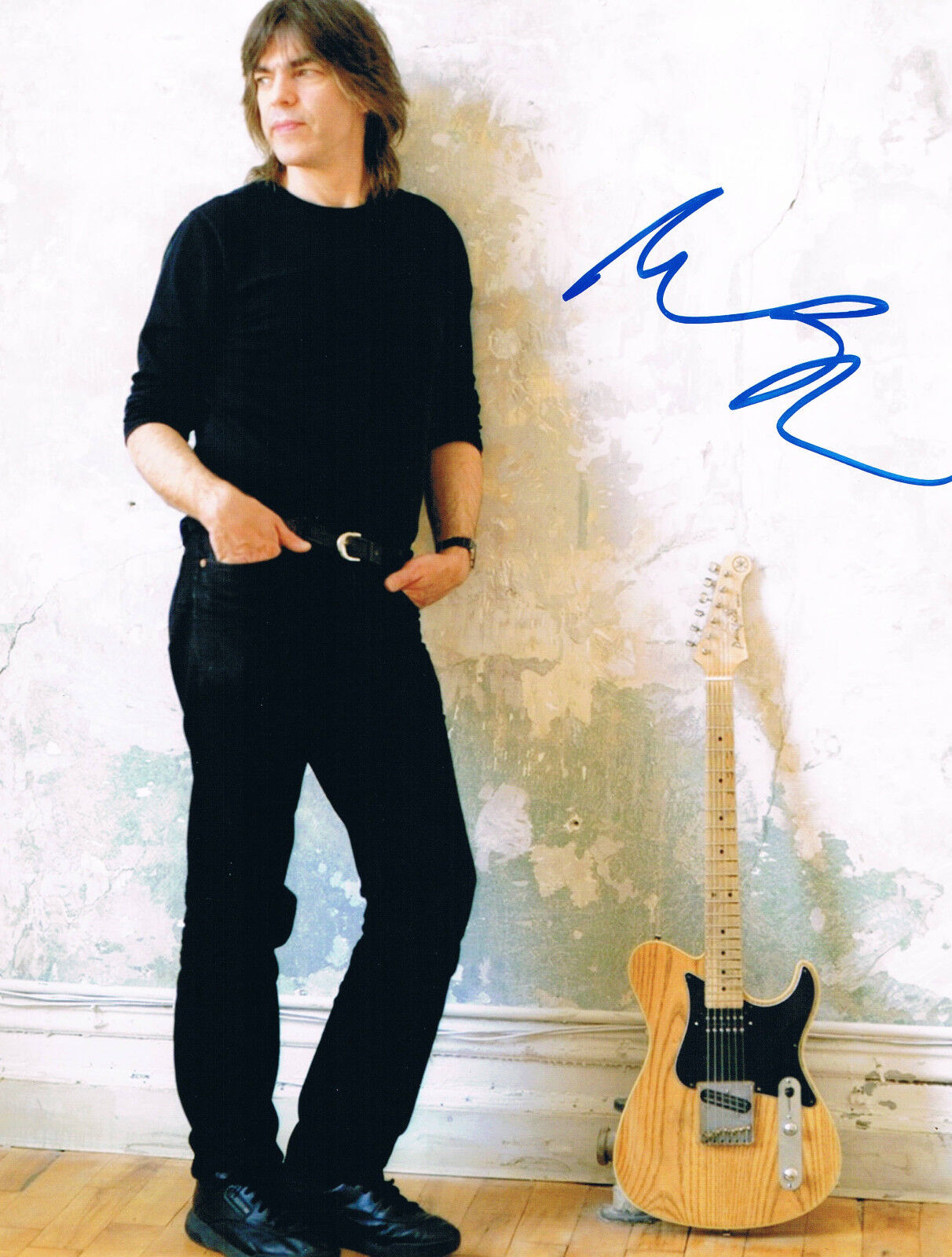 Mike Stern 1953- genuine autograph 8x10