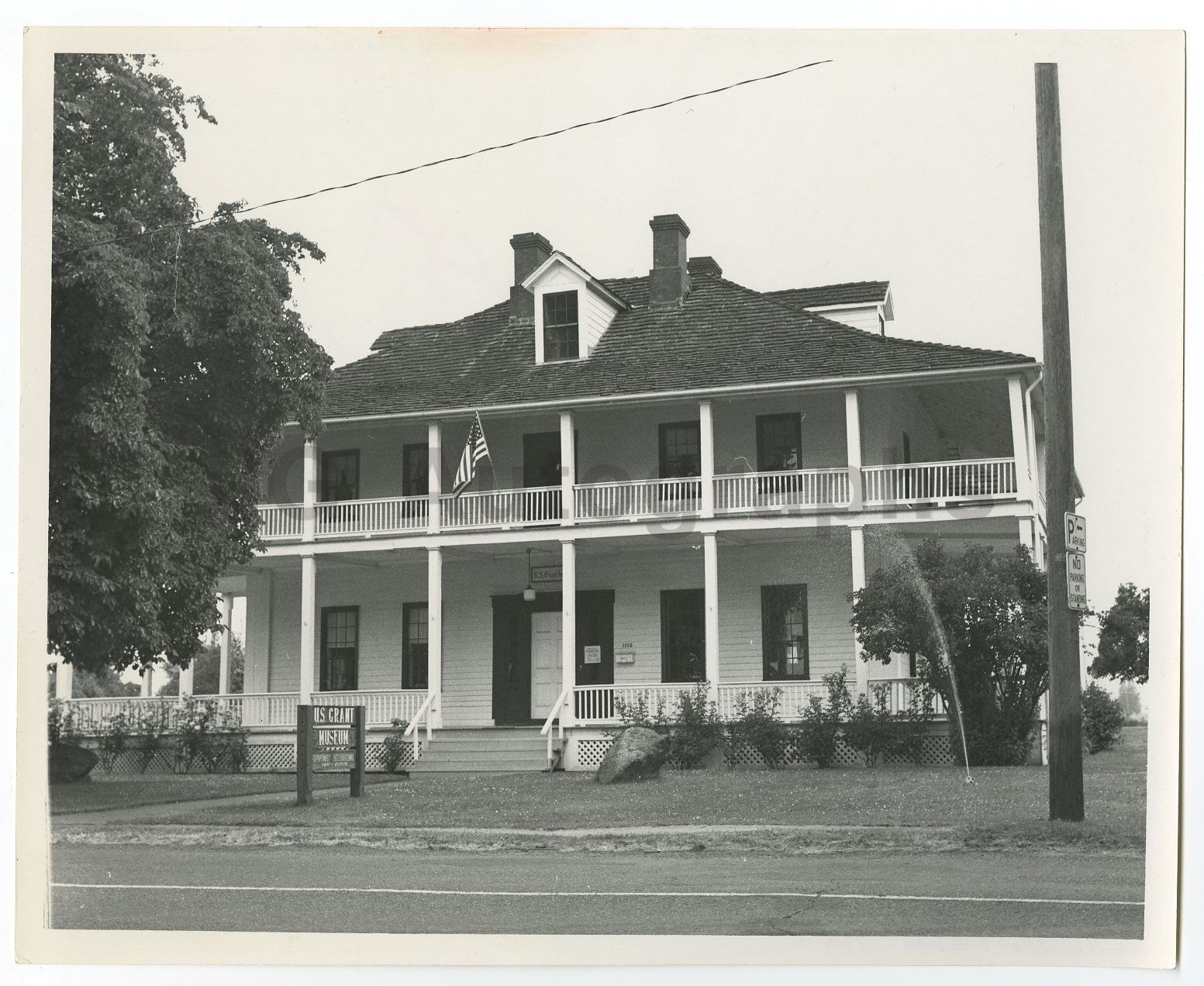 Washington State History - Grant House, Vancouver - Vintage 8x10 Photo Poster painting