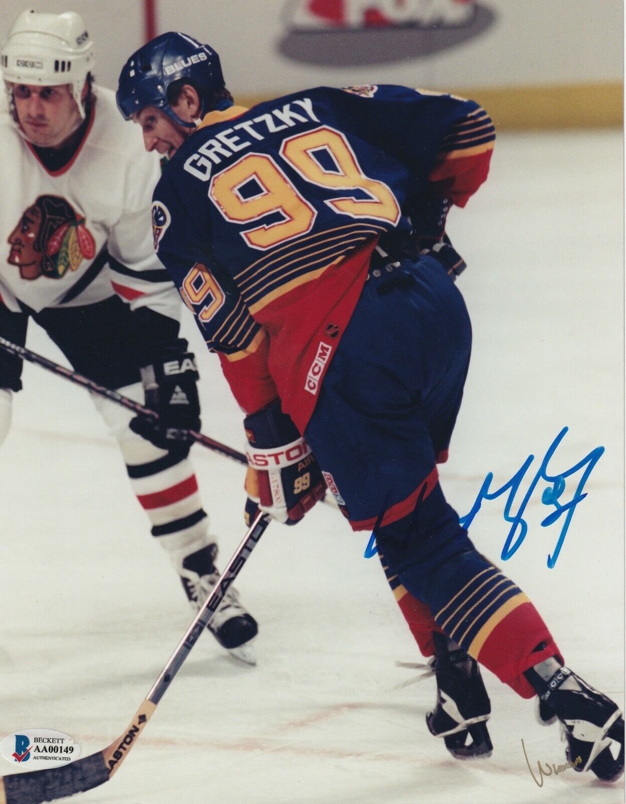 WAYNE GRETZKY Signed ST. LOUIS BLUES 8X10 Photo Poster painting with Beckett LOA