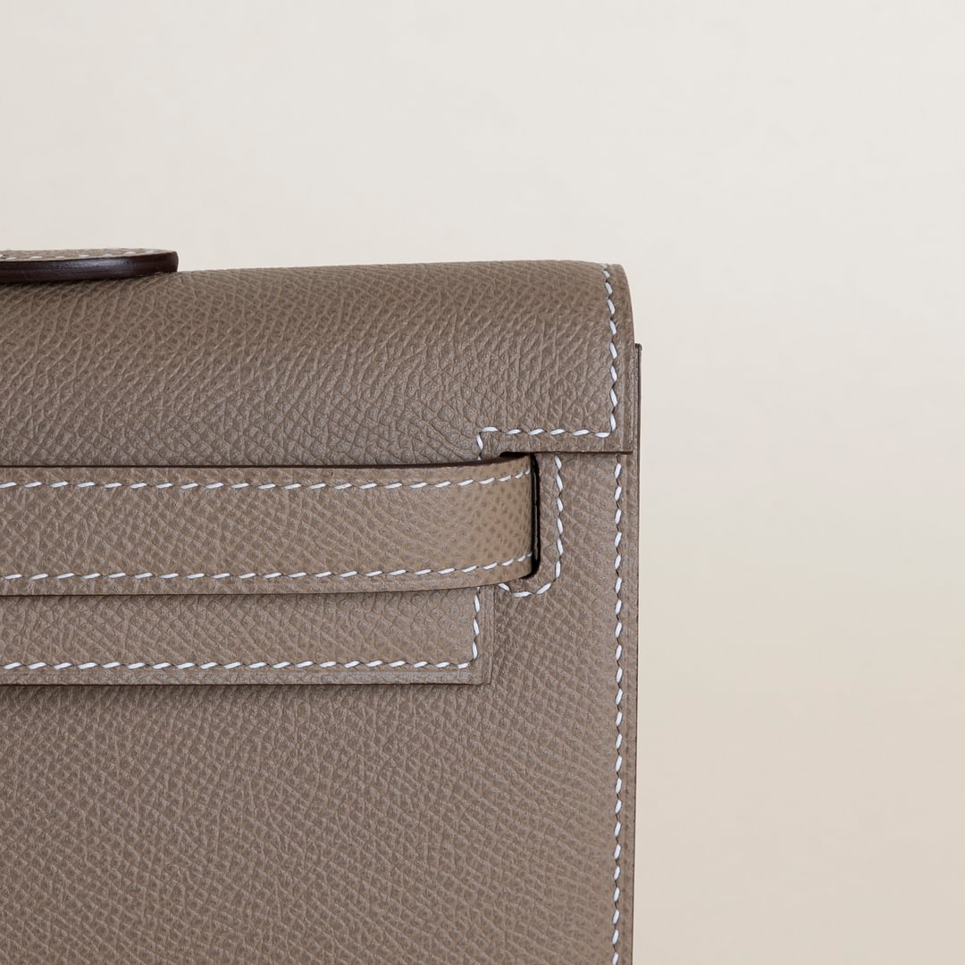 Kelly cut Epsom CK18 Etoupe PHW