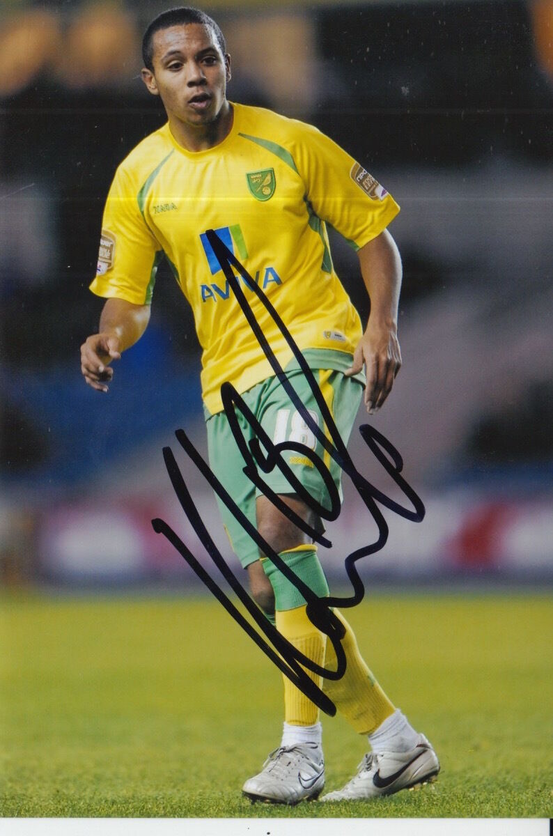 NORWICH CITY HAND SIGNED KOREY SMITH 6X4 Photo Poster painting 1.