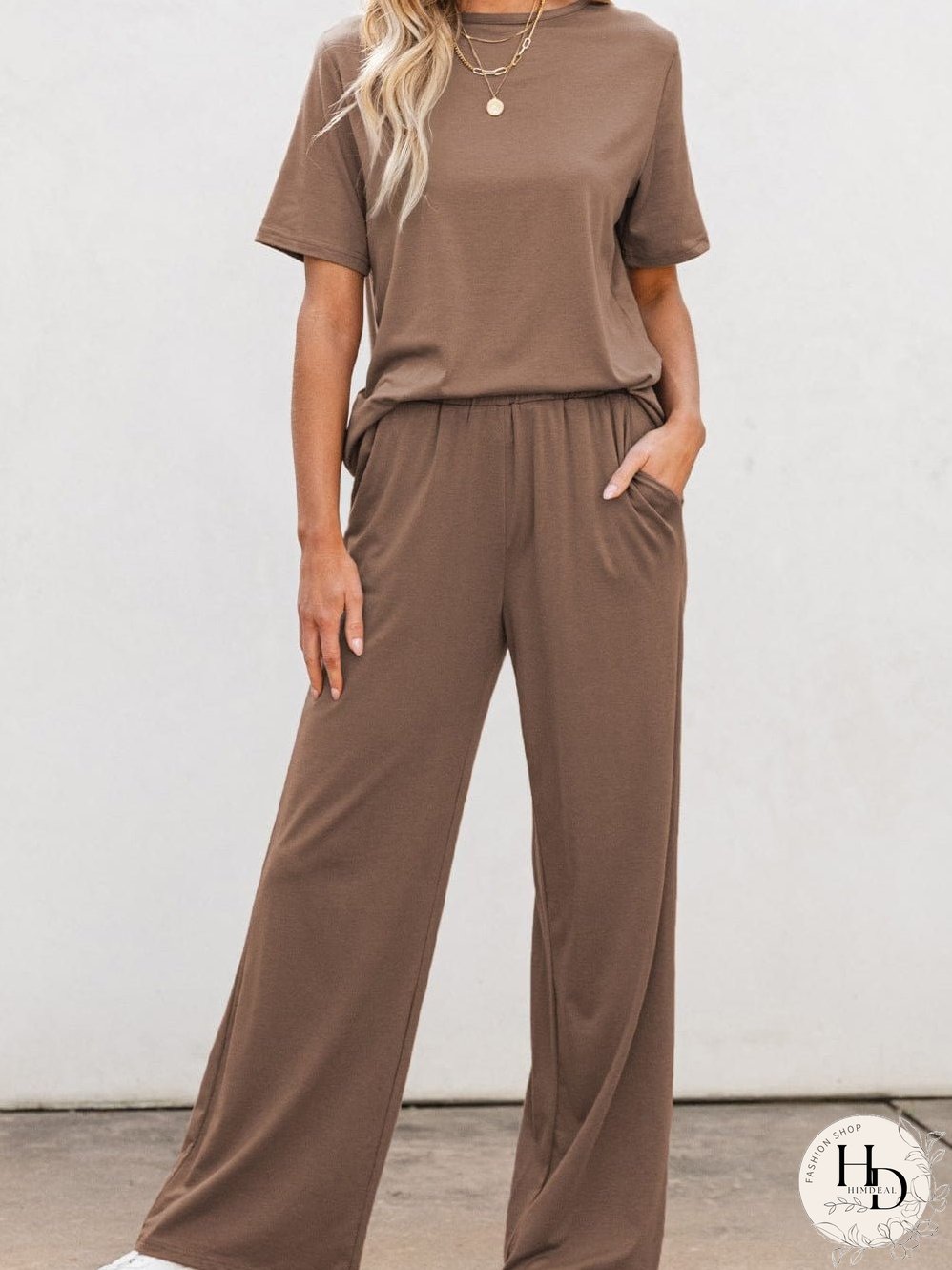 The Perfect Everyday Outfit: Two-Piece Set for Comfort and Style