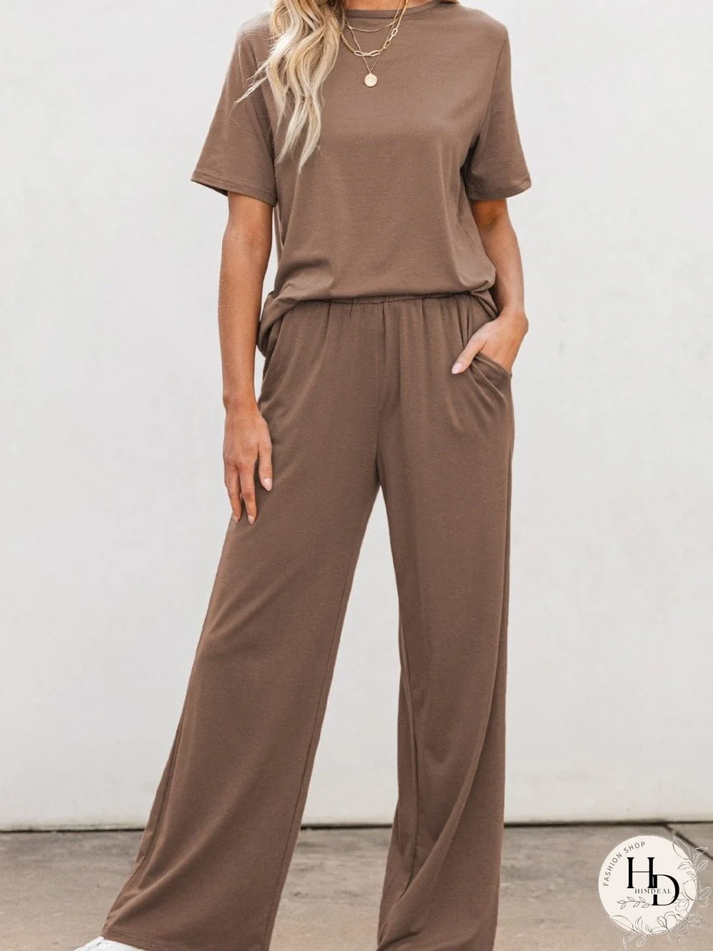 The Perfect Everyday Outfit: Two-Piece Set for Comfort and Style