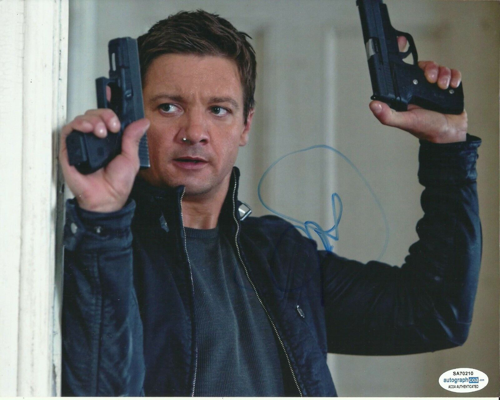 JEREMY RENNER SIGNED BOURNE LEGACY Photo Poster painting UACC REG 242 ALSO ACOA CERTIFIED