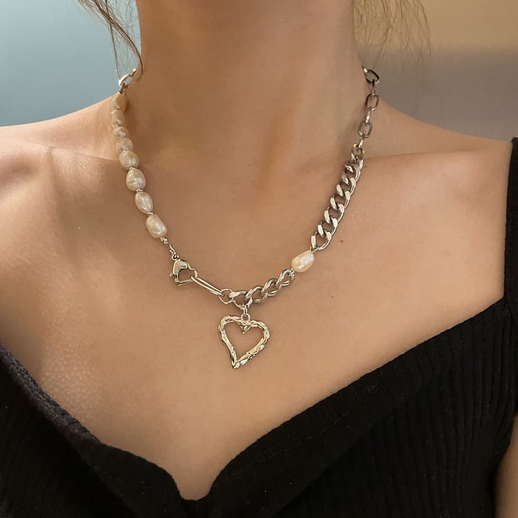 Sweet Vintage Baroque Heart Pendant Necklace KERENTILA