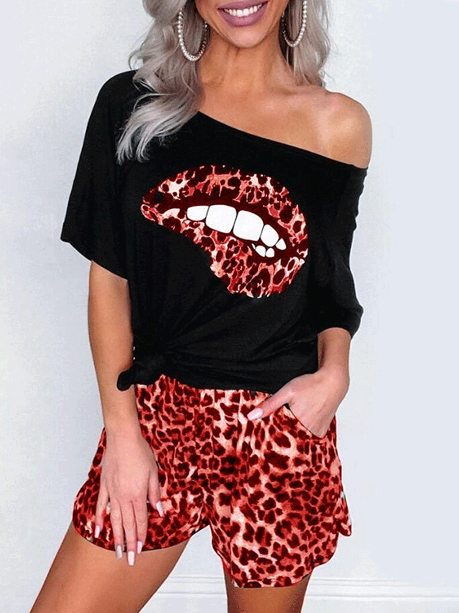 Leopard Print Lips Shoulder T-shirt Shorts Set