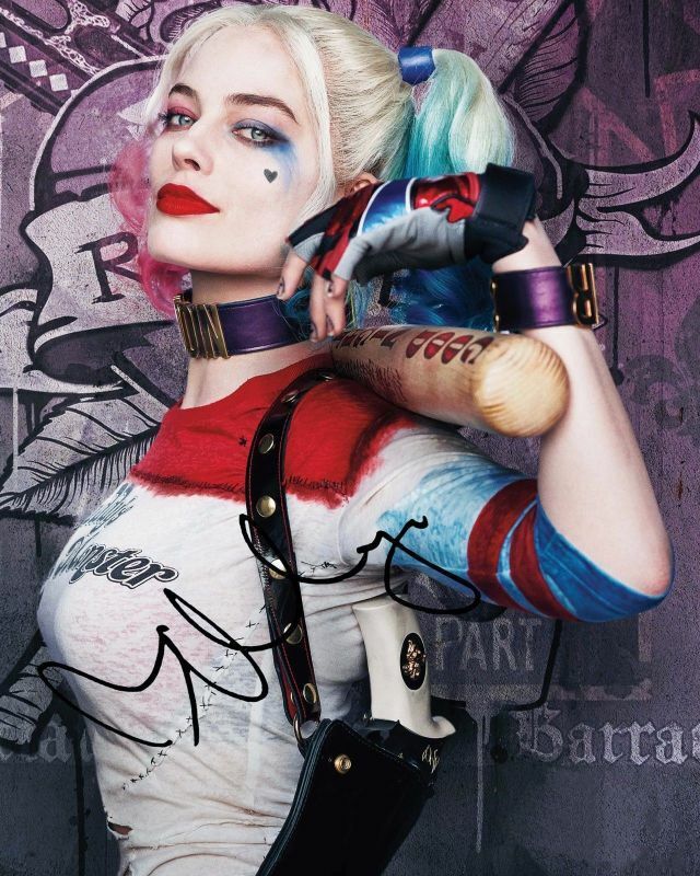 Margot Robbie - Harley Quinn Autograph Signed Photo Poster painting Print