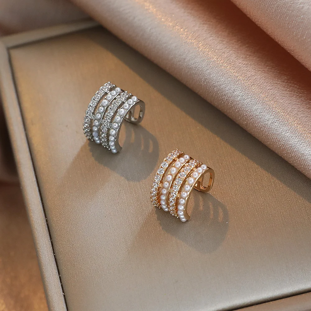 Zirconia Pearl C-shaped Earrings