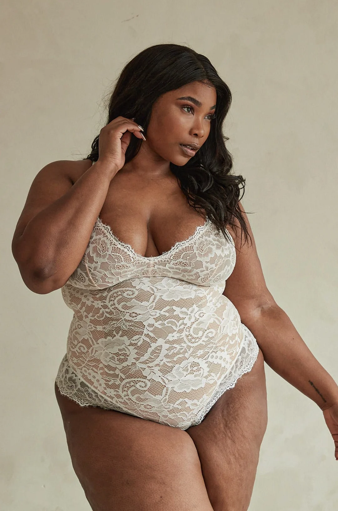 Shaping Lace Shapewear Bodysuit