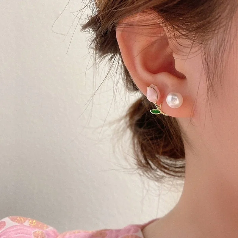 Sweet Charming Tulip Pearl Earrings