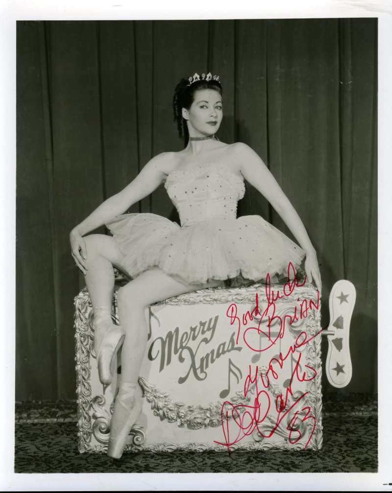 Yvonne Decarlo Hand Signed Psa Dna Coa 8x10 Photo Poster painting Autographed Authentic