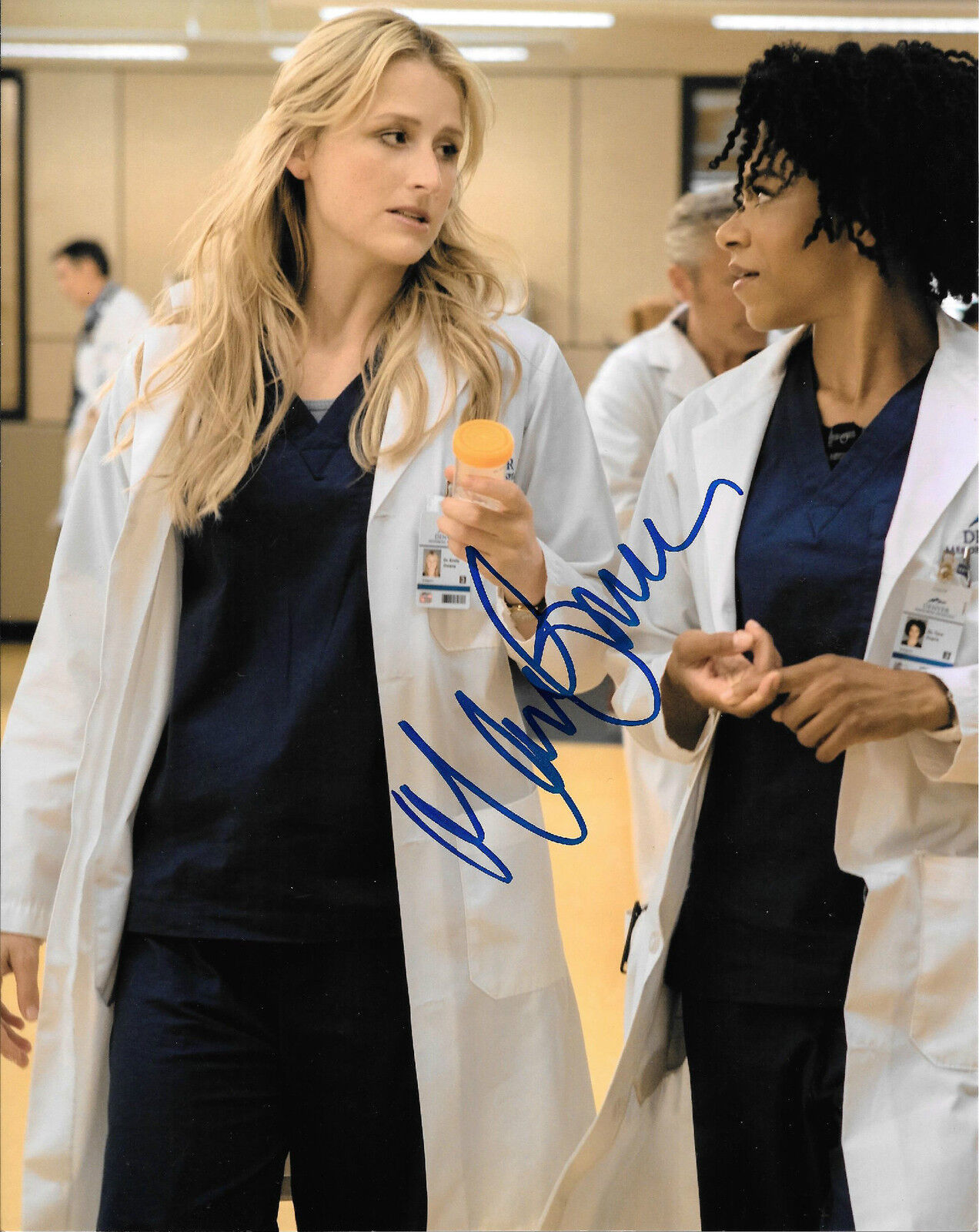 GFA Emily Owens M.D. * MAMIE GUMMER * Signed 8x10 Photo Poster painting AD2 COA