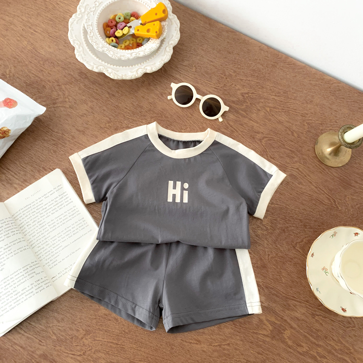 2pcs Toddler Baby Boy Solid Simple Print Letter Hi Contrast Collar T-shirt & Contrast Stripe Shorts Set