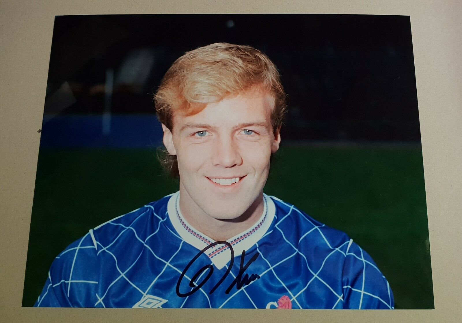 Kerry Dixon hand-signed 10x8 Photo Poster painting pictured playing for Chelsea