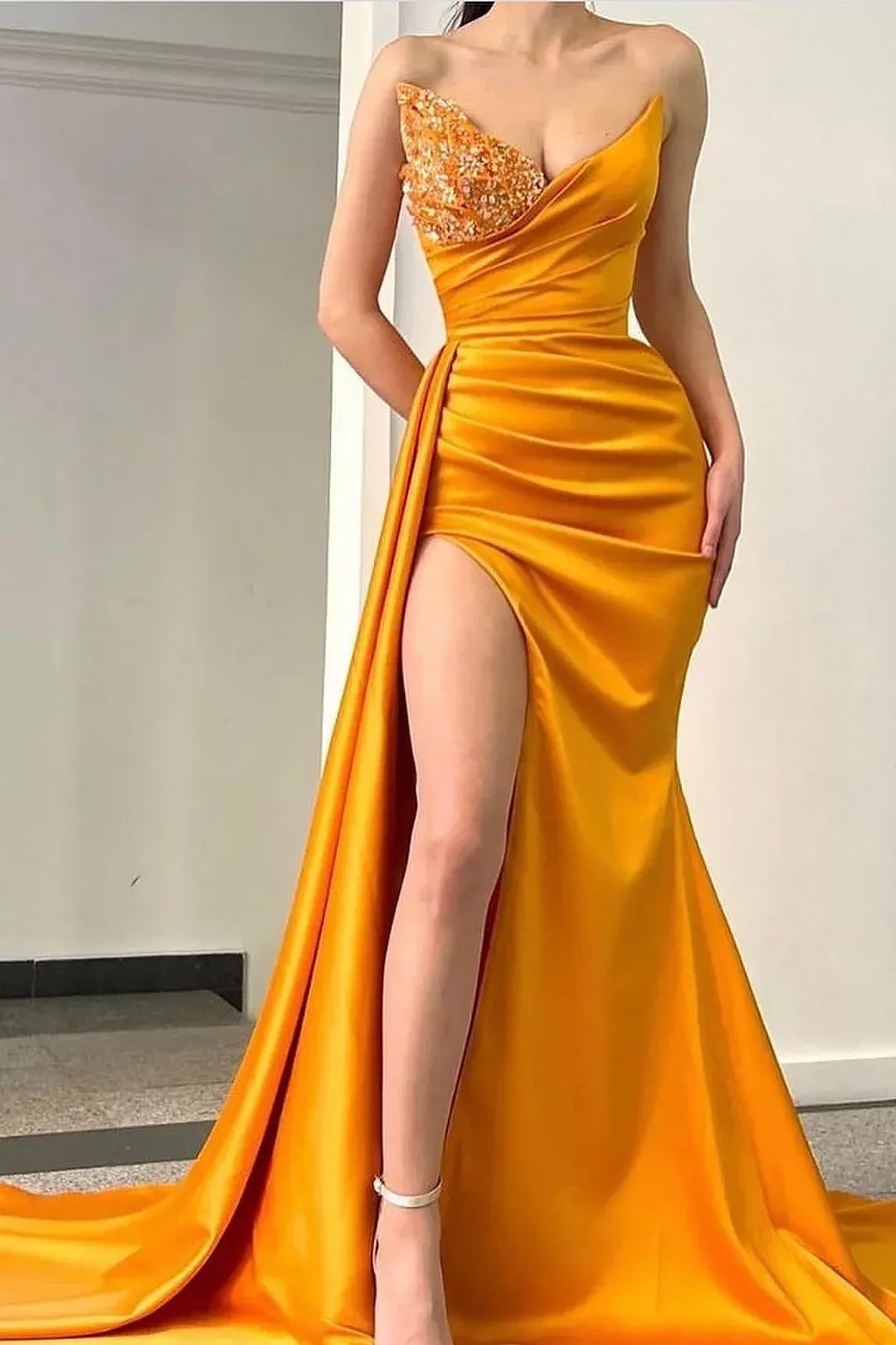 Marigold Orange Satin V-Neck Strapless Sleeveless Long Mermaid Prom Dress With Pleated And High Split | PD0777 Wellcucu