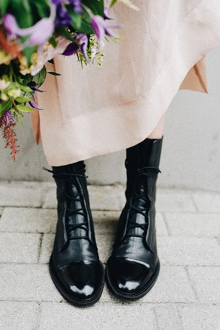 Round Toe Lace Up Martin Boots