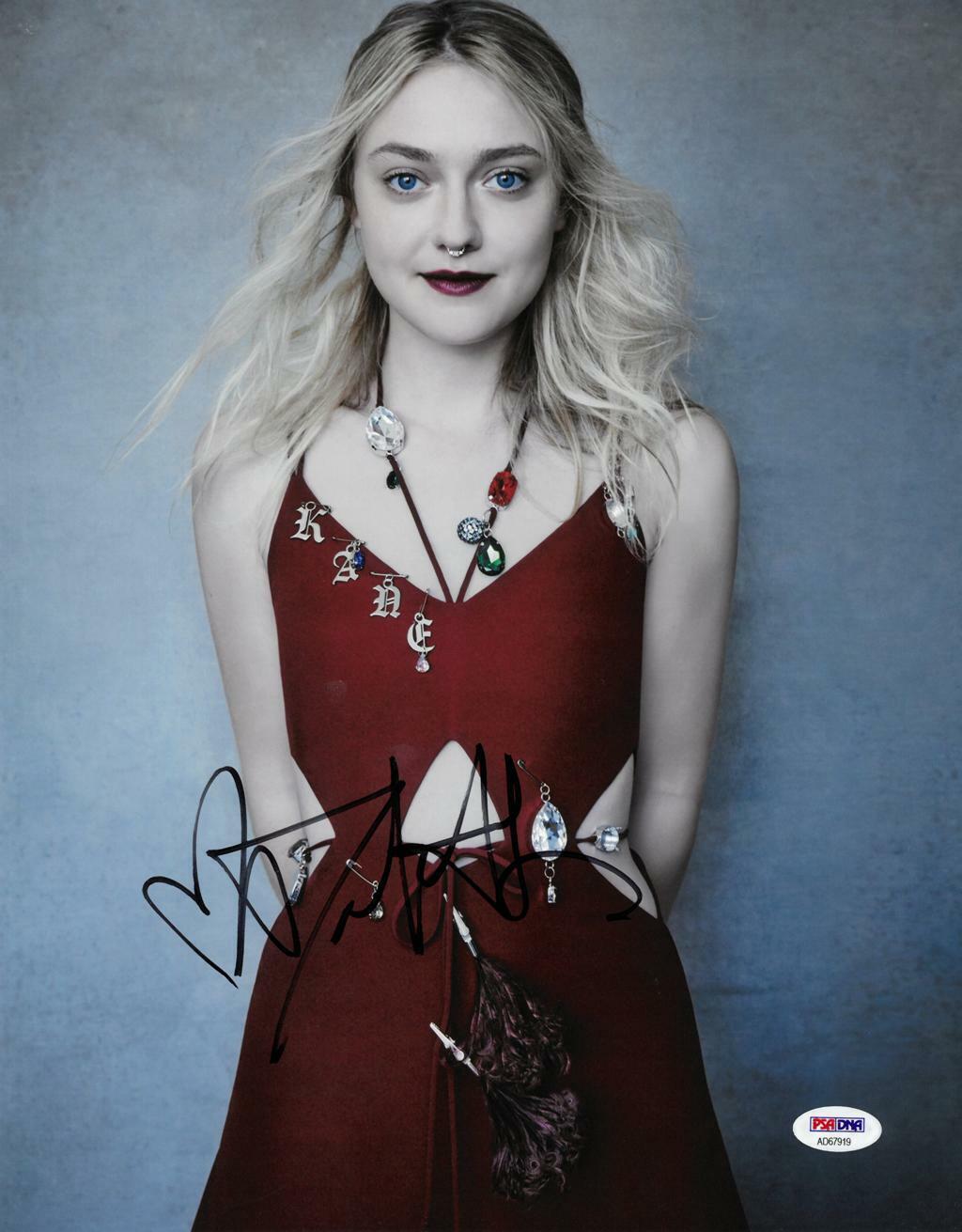 Dakota Fanning Signed Authentic Autographed 11x14 Photo Poster painting PSA/DNA #AD67919