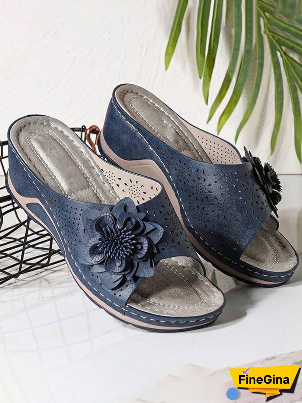 3D Floral Cutout Upper Vintage Bohemian Wedge Slippers