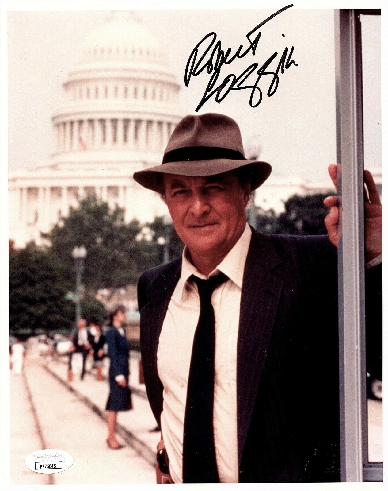 ROBERT LOGGIA Autographed SIGNED 8x10 Photo Poster painting JAGGED EDGE SCARFACE JSA CERTIFIED