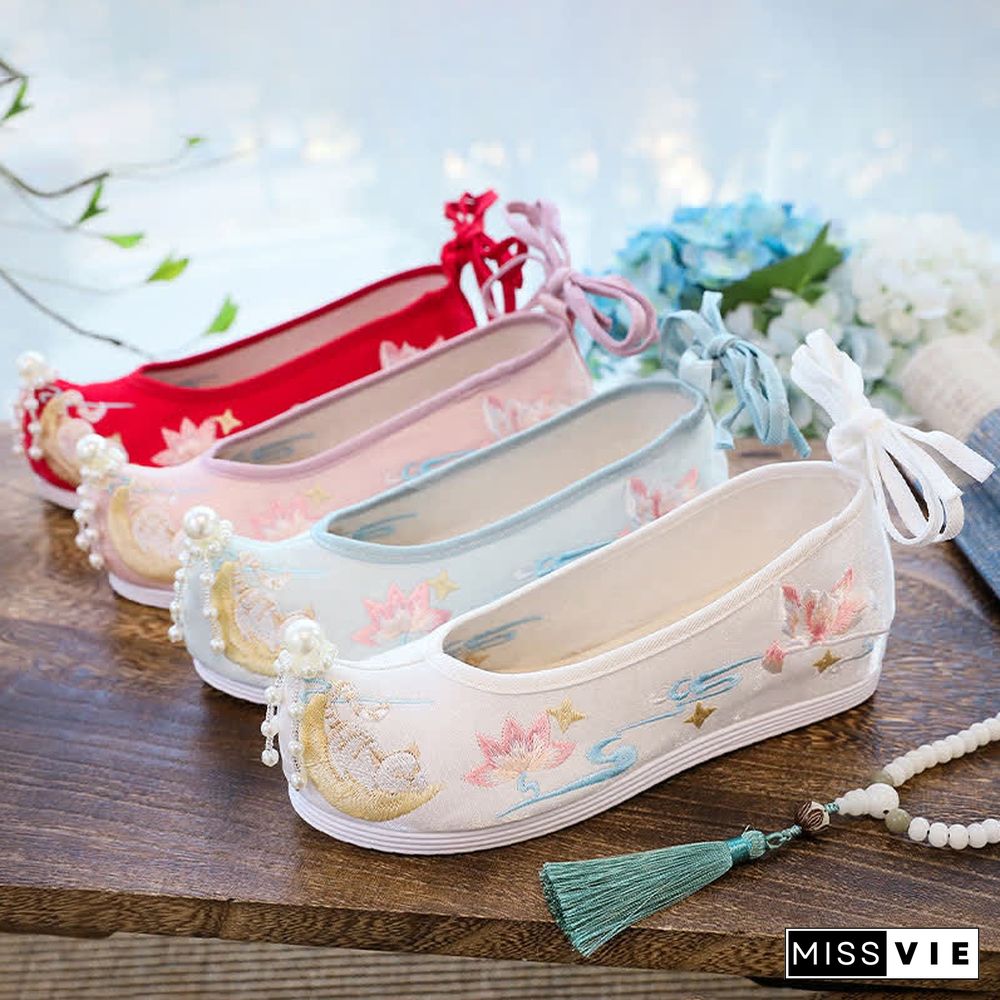 Vintage Lotus Moon Embroidery Pearl Lace Up Flats Shoes
