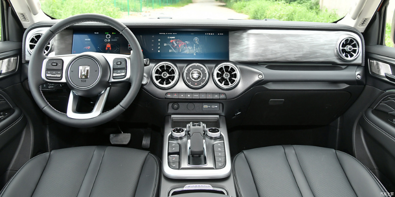 Tank 300 2.0T interior