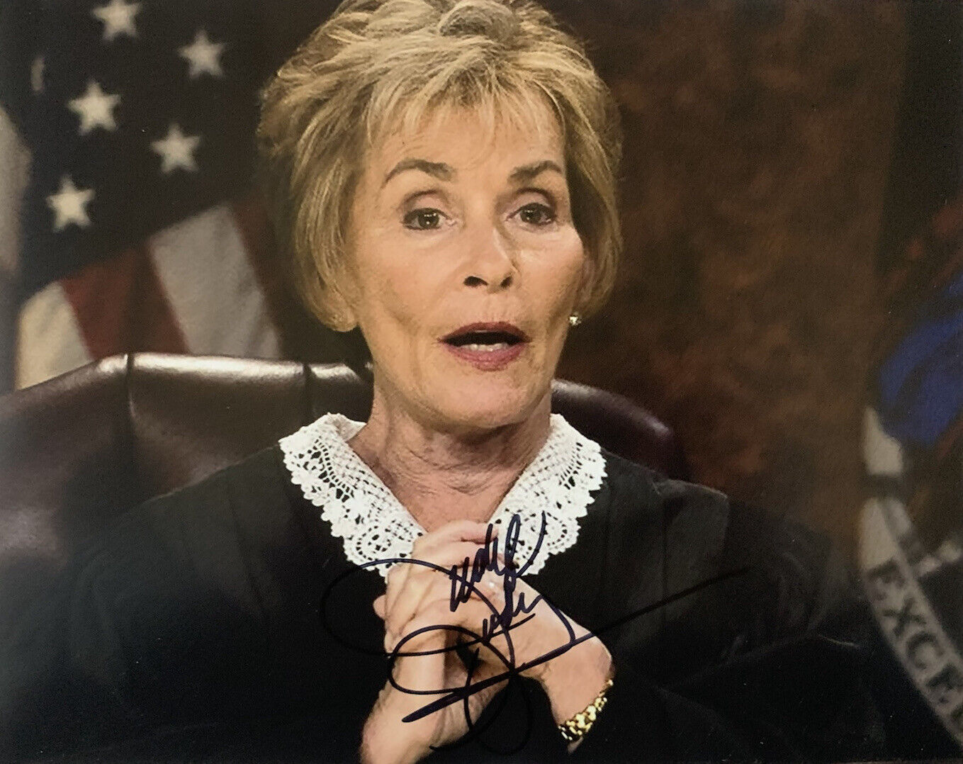 JUDGE JUDY SHEINDLIN HAND SIGNED 8x10 Photo Poster painting AUTHENTIC AUTOGRAPH TV SHOW COA