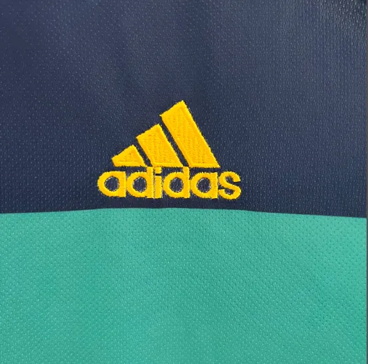 Retro Spain 2010 Goalkeeper Football T-Shirt Thai Quality