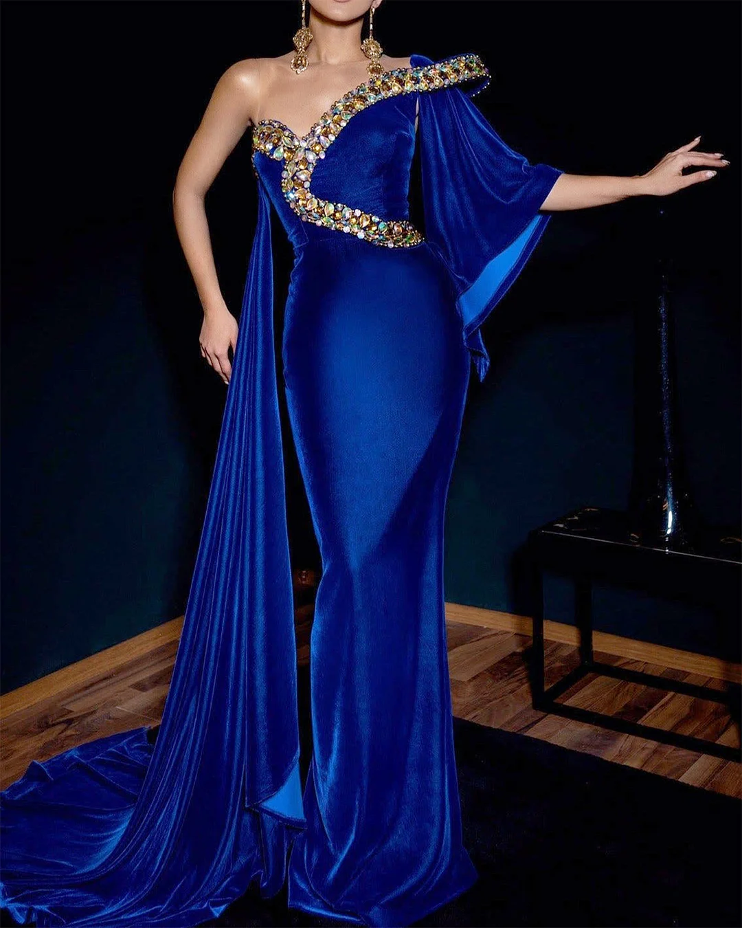 Women's One Shoulder Sleeve Embroidered Dress