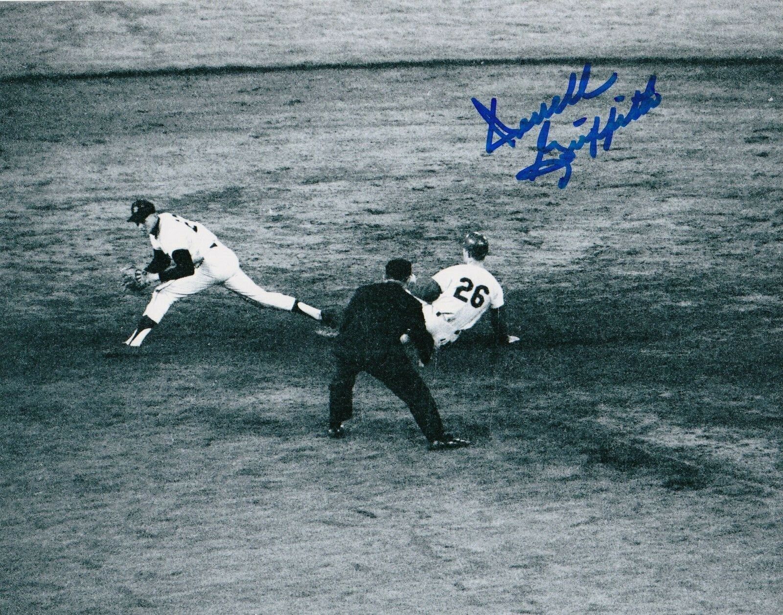 DERRELL GRIFFITH LOS ANGELES DODGERS ACTION SIGNED 8x10