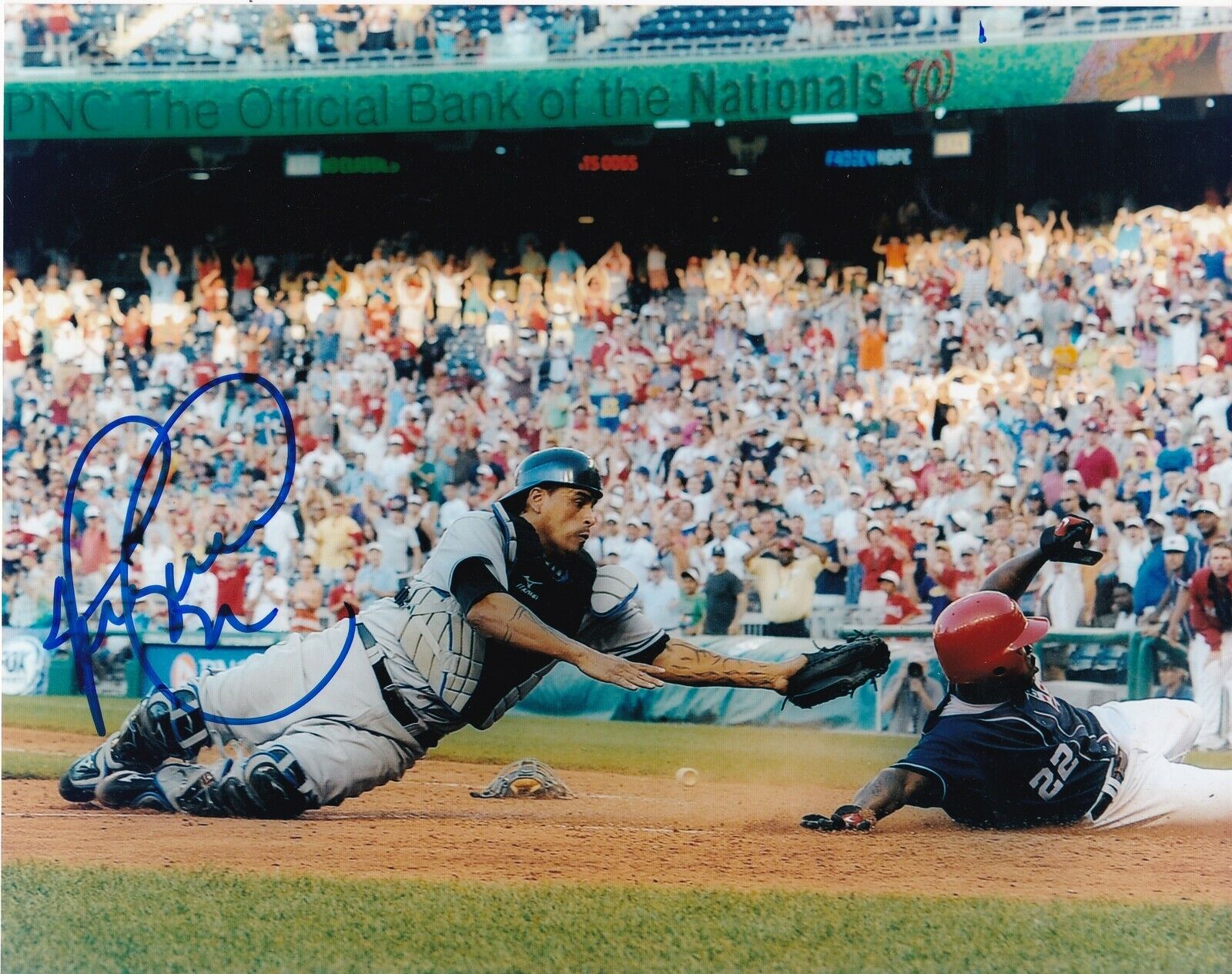 HENRY BLANCO NEW YORK METS ACTION SIGNED 8x10