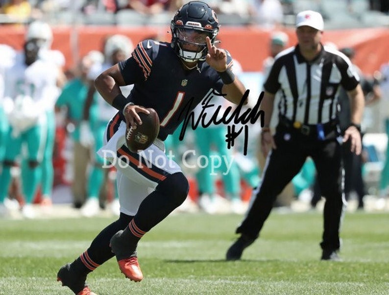 Justin Fields Signed Photo Poster painting 8X10 rp Autographed Chicago Bears Rookie