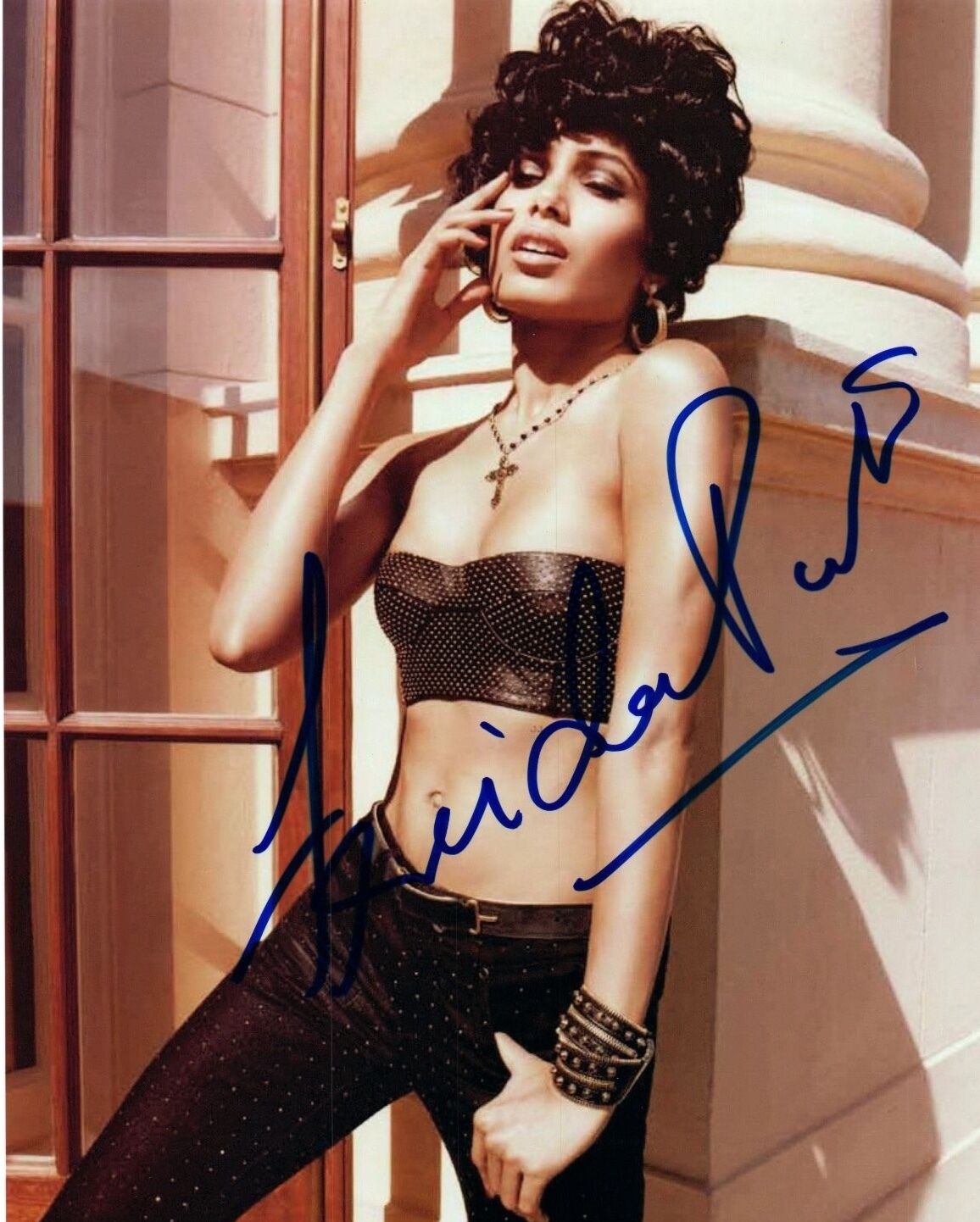 Freida Pinto Signed Autographed 8x10 Photo Poster painting Slumdog Millionaire Sexy Hot COA VD