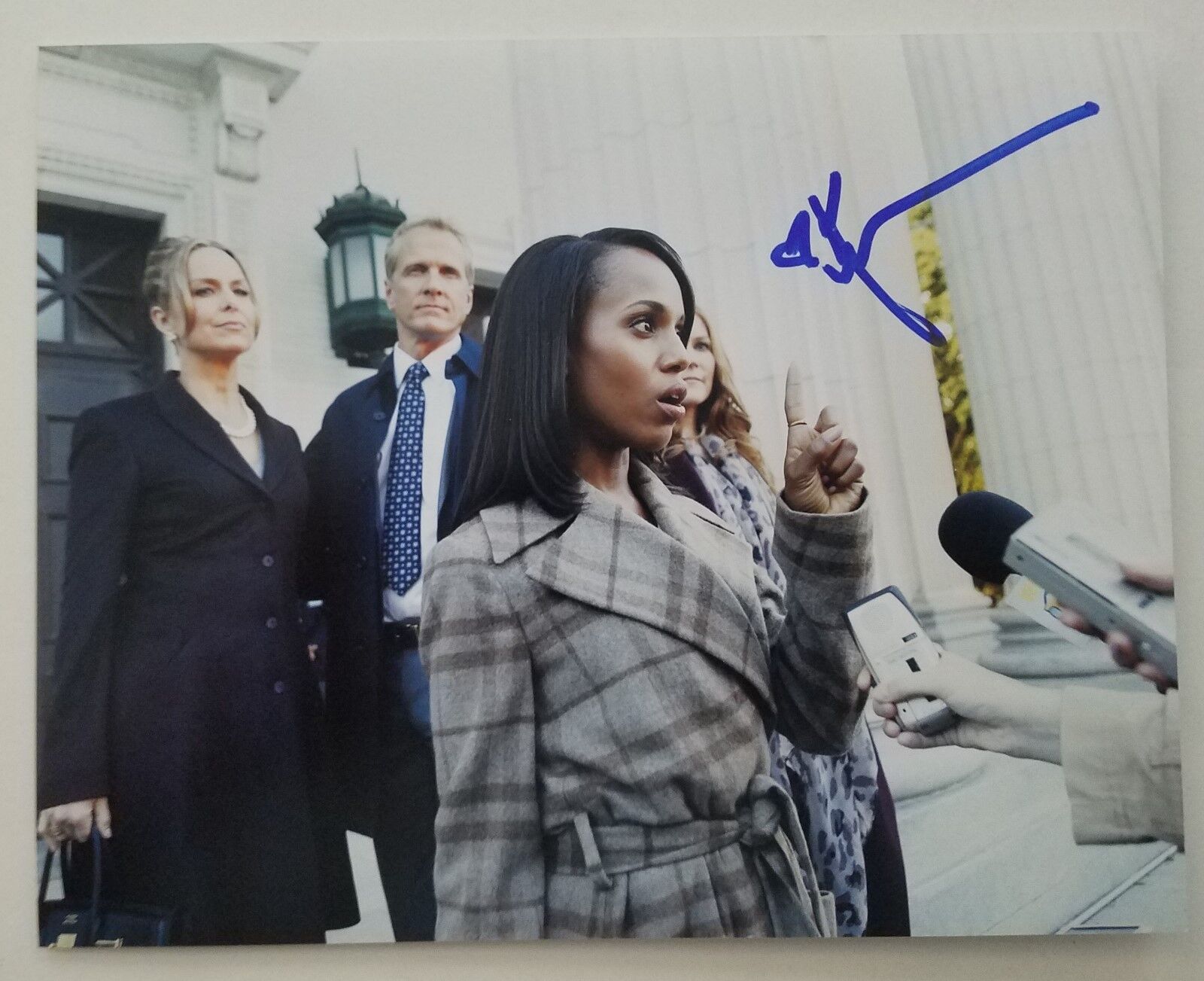 Kerry Washington Signed Scandal 8x10 Photo Poster painting Actress Django Unchained RAD