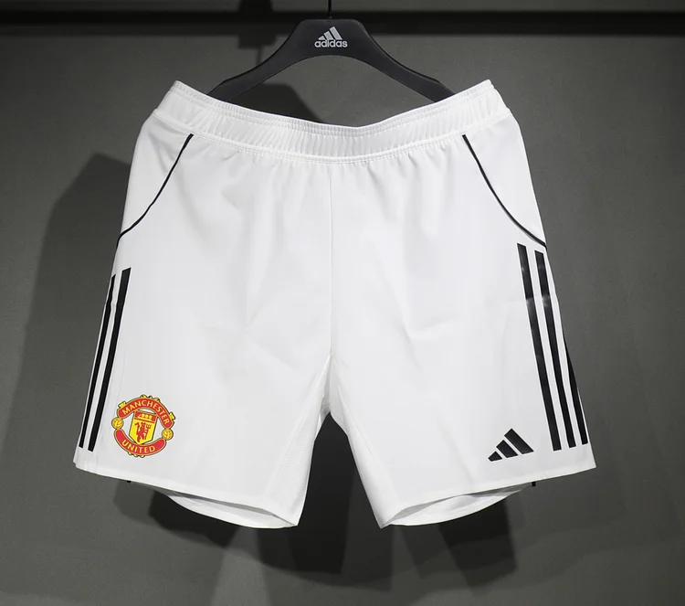 25/26 Manchester United Home Shorts Player Edition