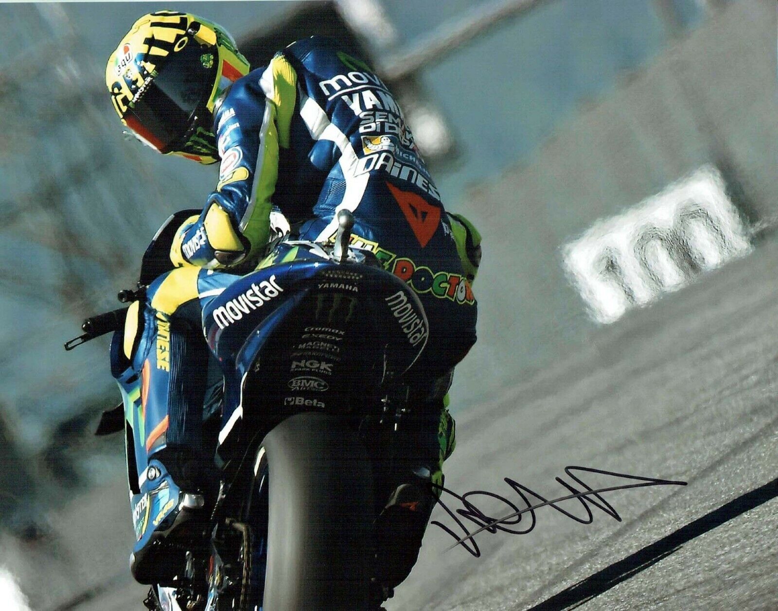 VALENTINO ROSSI Autograph 2019 SIGNED 14x11 Yamaha Photo Poster painting 2 AFTAL COA VR46 Vale