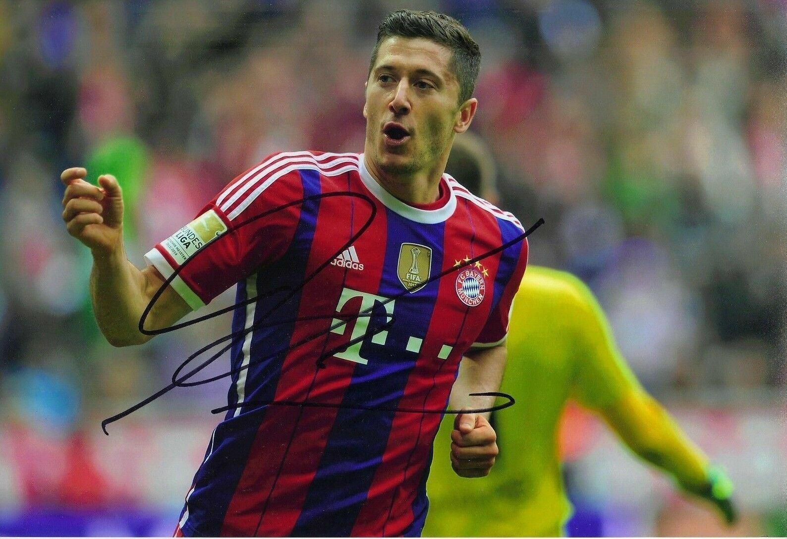 Robert Lewandowski SIGNED 12X8 Photo Poster painting BAYERN MUNICH Autogramm AFTAL COA (1932)