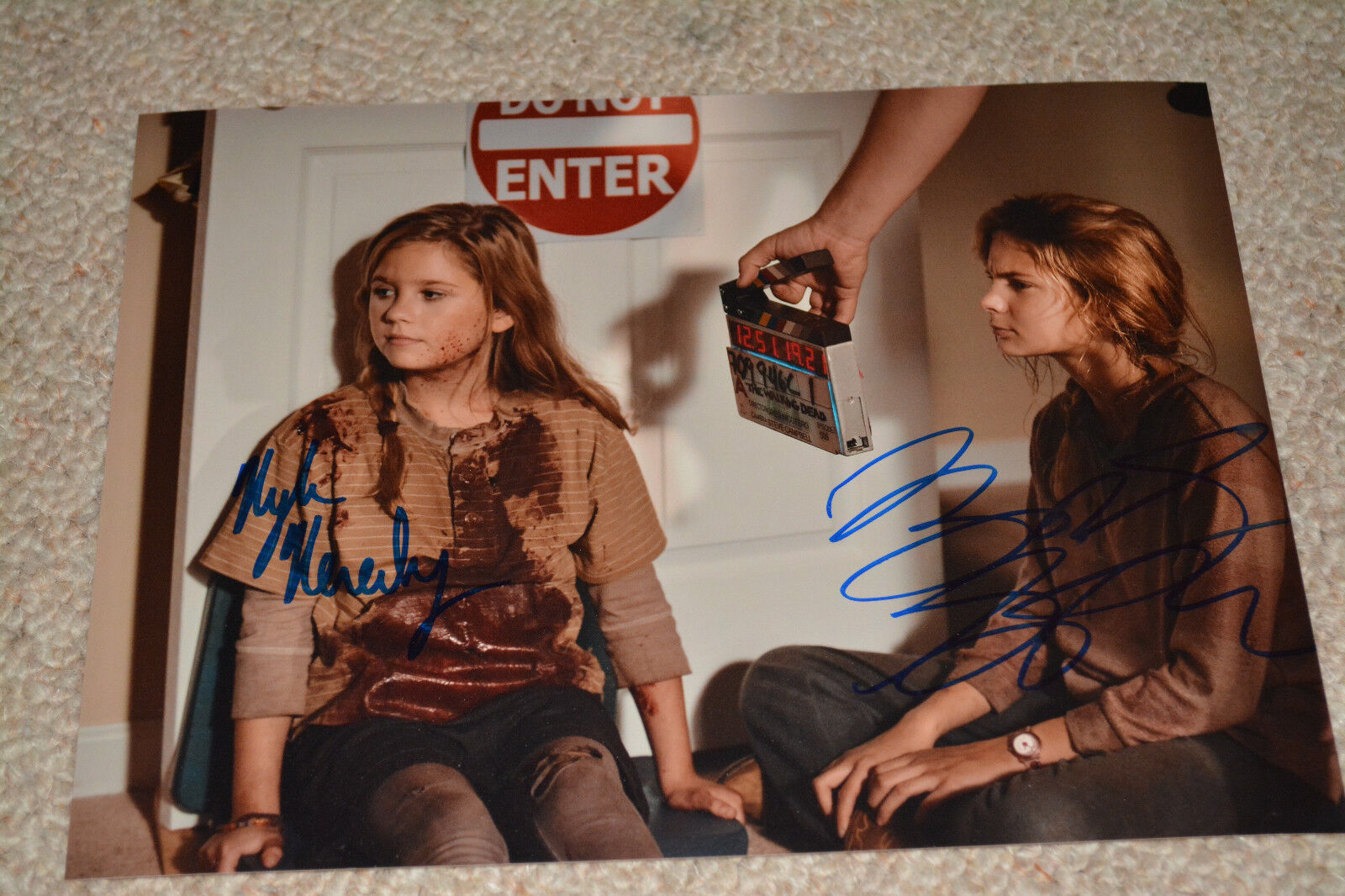 BRIGHTON SHARBINO & KYLA KENNEDY signed 8x10 In Person THE WALKING DEAD