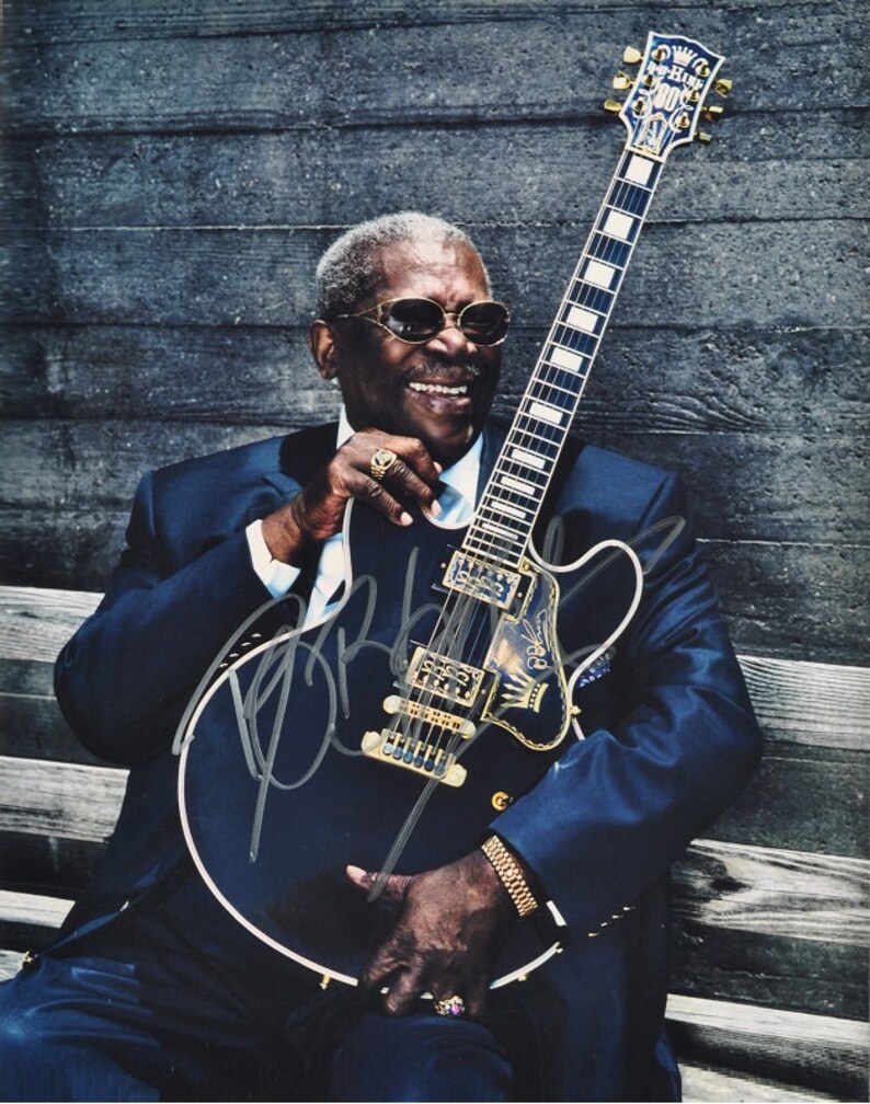 B.B. KING SIGNED Autographed Photo Poster painting The King Of The Blues wcoa