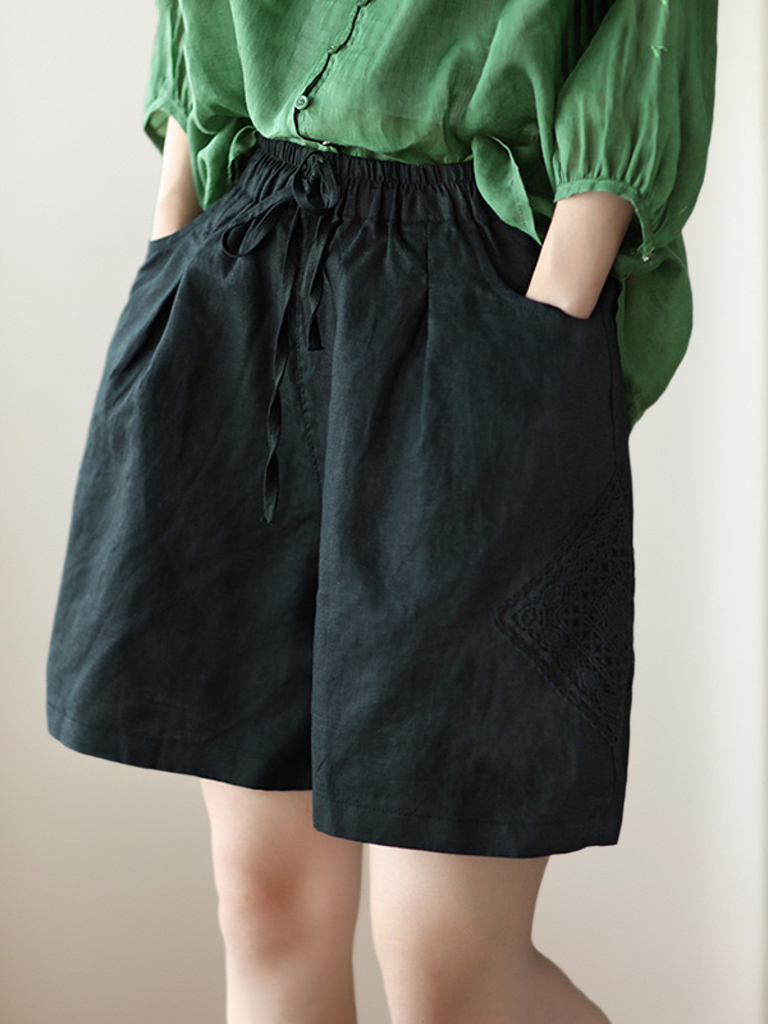 Hollow-out Crocheting Elastic Waist Linen Short Pant