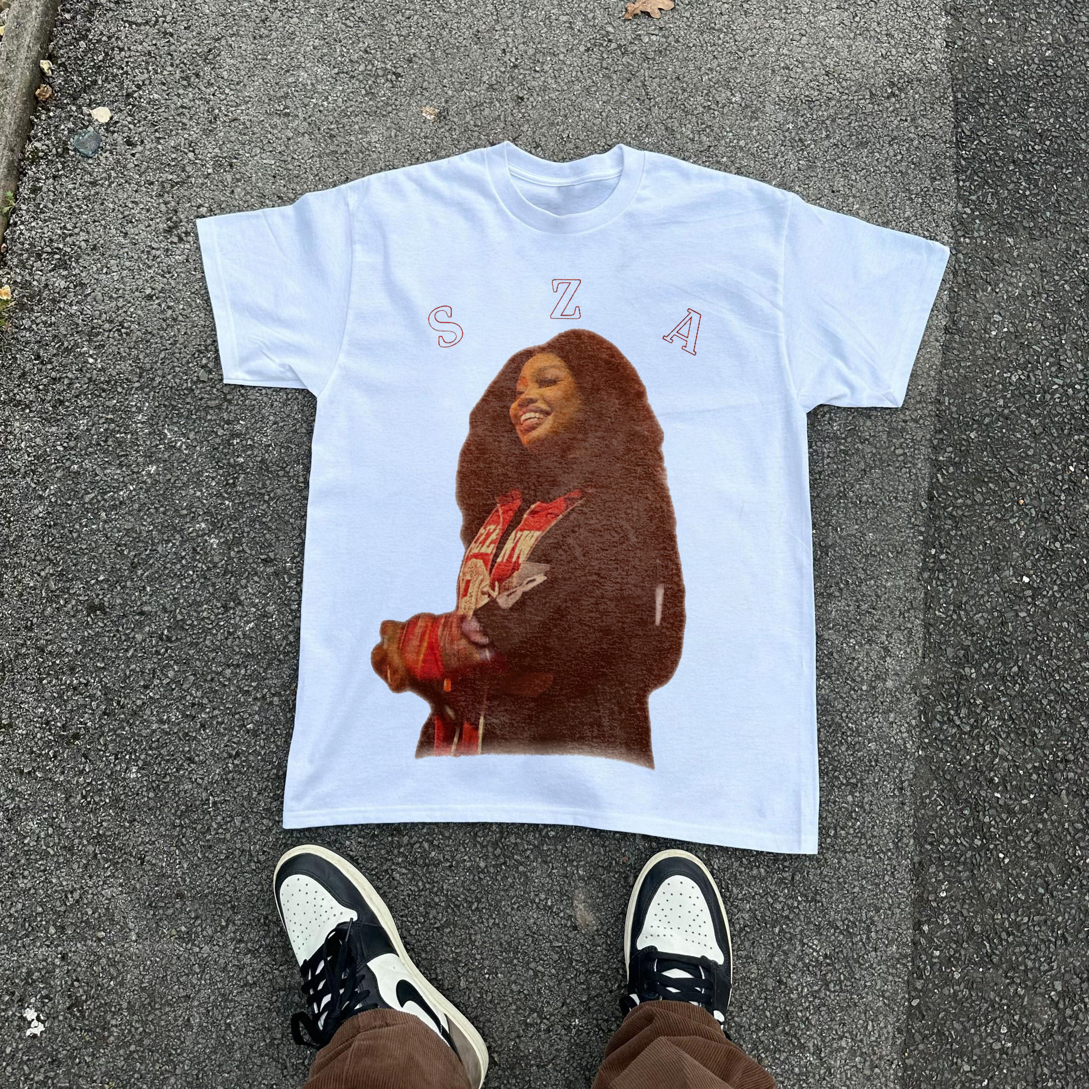 Oversized T-shirt with pop singer print