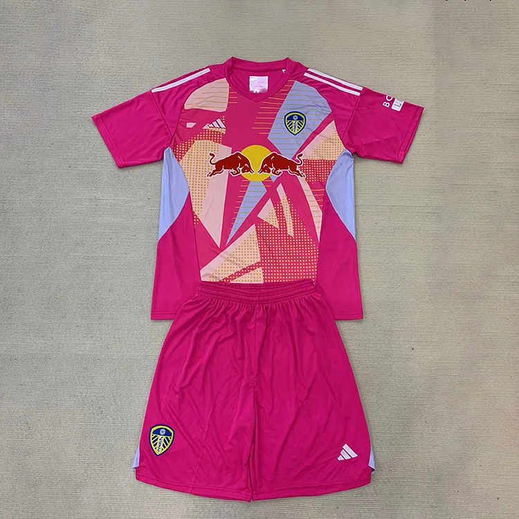 24/25 Leeds United Pink Goalkeeper Adult Set