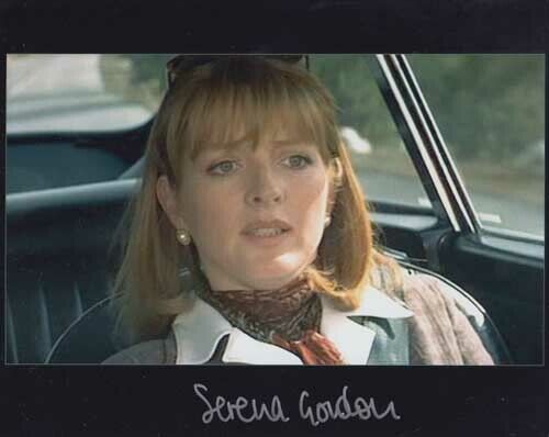 SERENA GORDON 007 JAMES BOND AUTHENTIC AUTOGRAPH AS CAROLINE IN GOLDENEYE