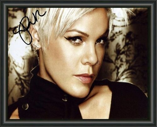 PINK - ALECIA BETH MOORE A4 SIGNED AUTOGRAPHED Photo Poster painting POSTER -  POSTAGE