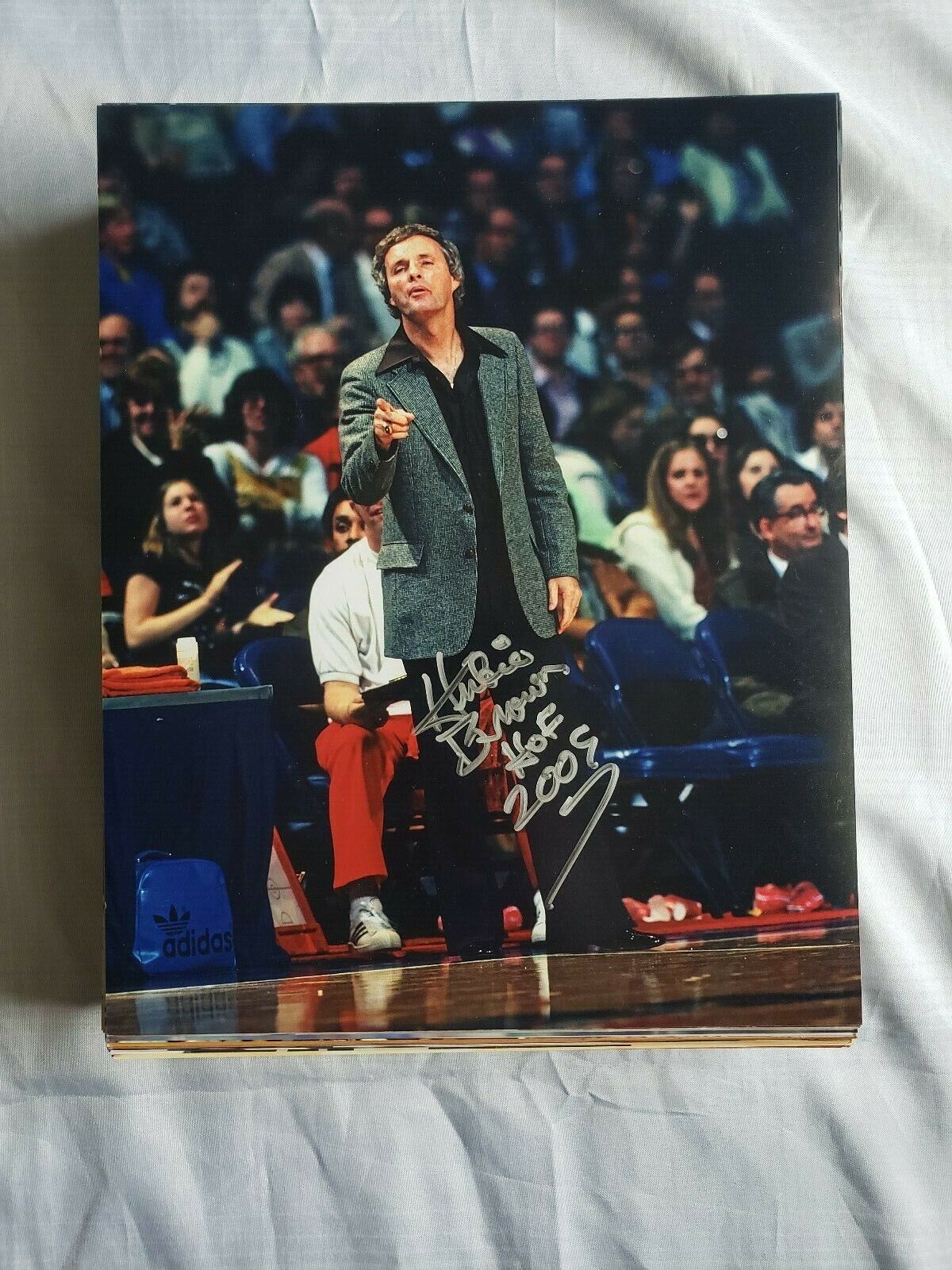 HUBIE BROWN NEW YORK KNICKS SIGNED AUTOGRAPHED 8X10 Photo Poster painting W/COA BASKETBALL TNT