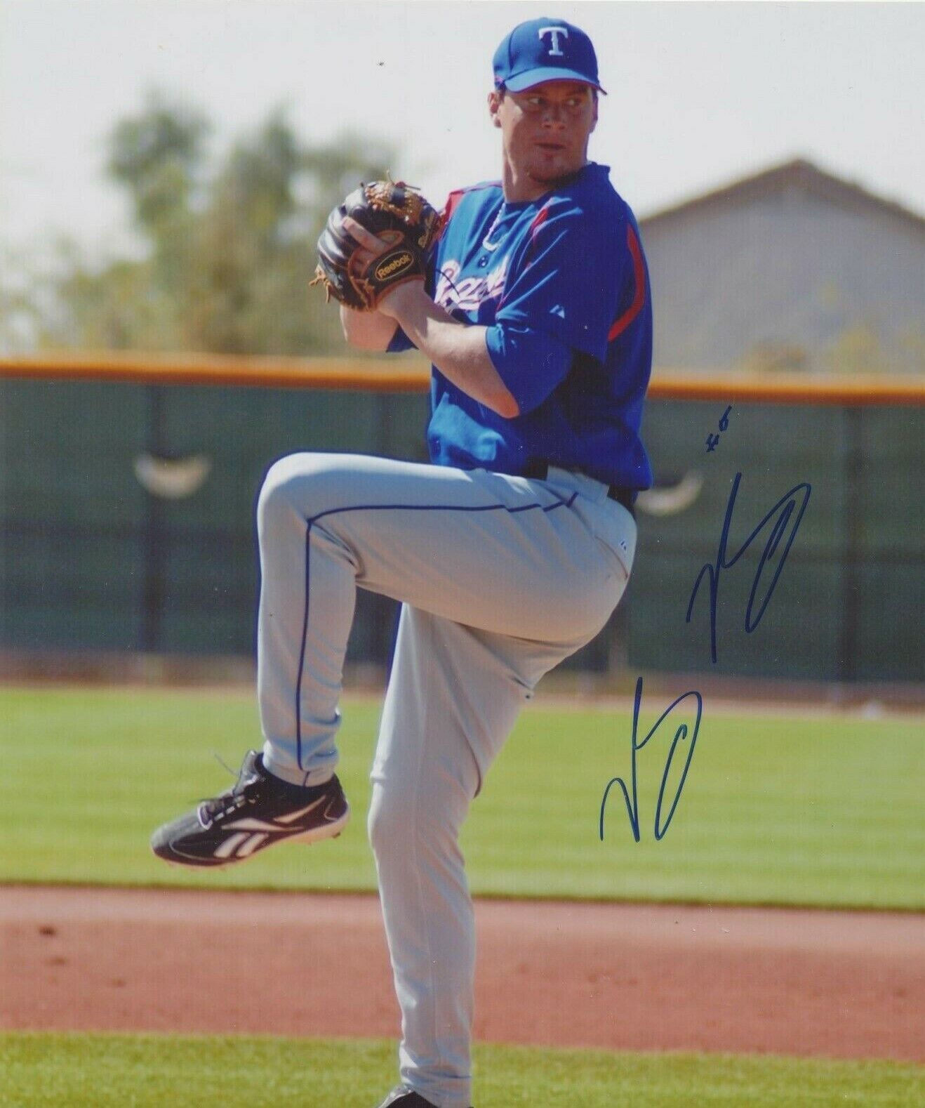 Blake Beavan autographed 8x10 Texas RangersC472