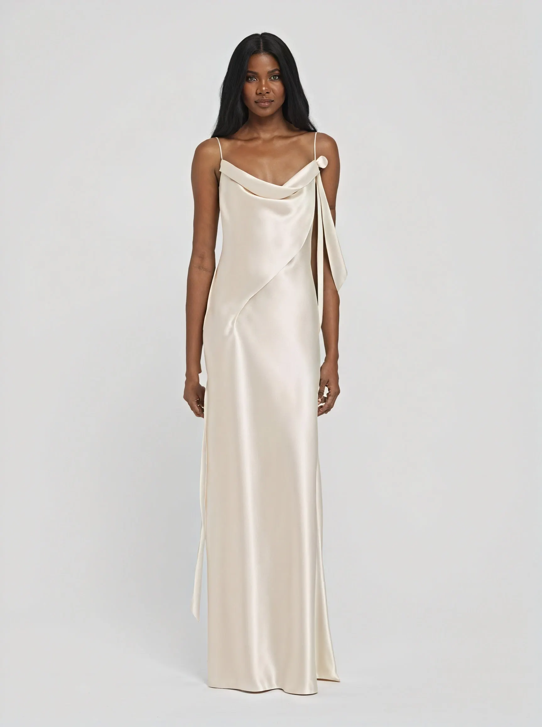 Damen Satin Maxikleid – Wasserfallausschnitt, Spaghettiträger, bodenlang-83831-c386d1d3-536d-42dc-9e0f-a812a44c6b33