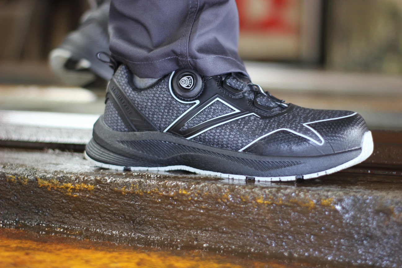 Mastering Safety: Unveiling OUXX OST5301 Work Shoe