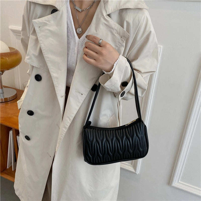 Women’s Small PU Solid Color Elegant Classic Style Streetwear Sewing Thread Square Zipper Underarm Bag